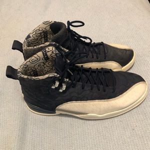 Jordan 12 “Internationals” size 10